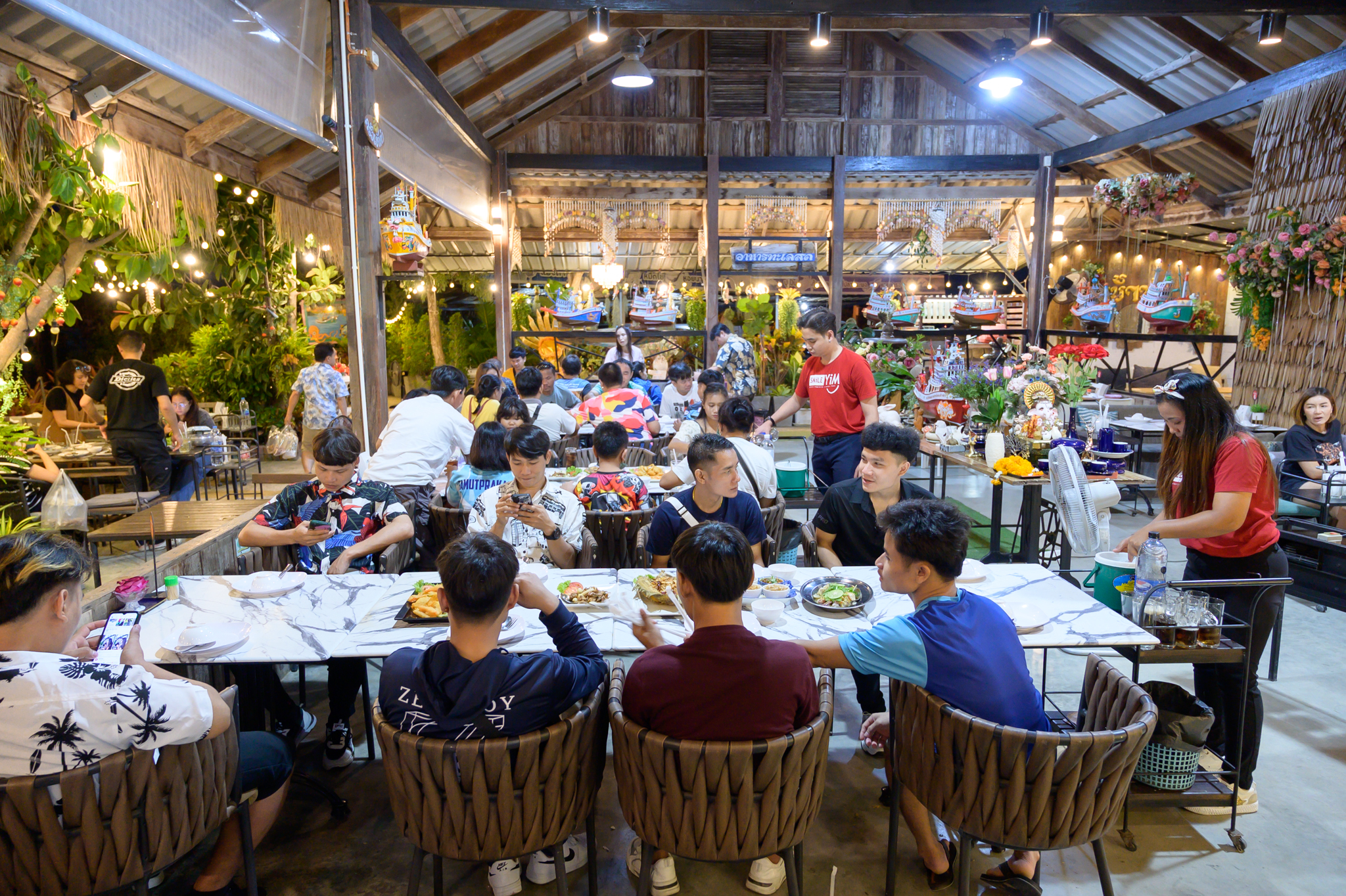 Outing เพชรบุรี V.H.C. Steeling 2 วัน 1 คืน | Smile-Travels รับจัดทัวร์ท่องเที่ยวสัมมนา